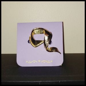 Vintage Gold Tone Ribbon Style Broach